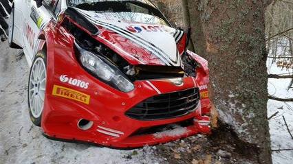 Vídeo: Abandono de Robert Kubica y Hayden Paddon