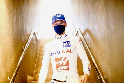 Vídeo: Mick Schumacher desvela el casco que utilizará en su segunda temporada en F1