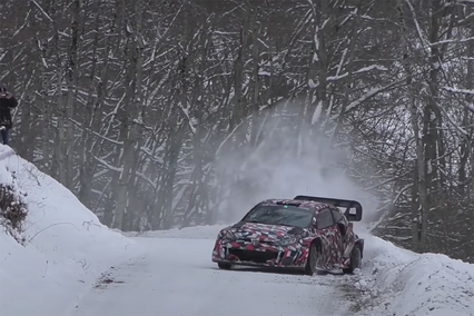 Vídeo: Ogier danzando sobre hielo y nieve con el Yaris GR Rally1