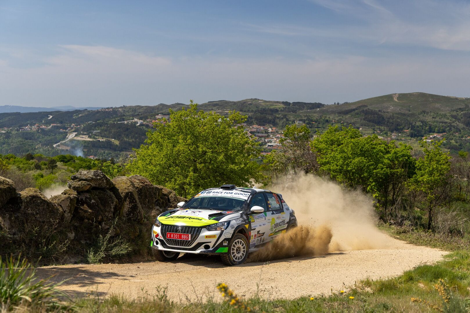 Francisco Puertas y 'Pistolo' Fernández, completan el podio final de la Peugeot Rally Cup Ibérica tras Pedro Câmara