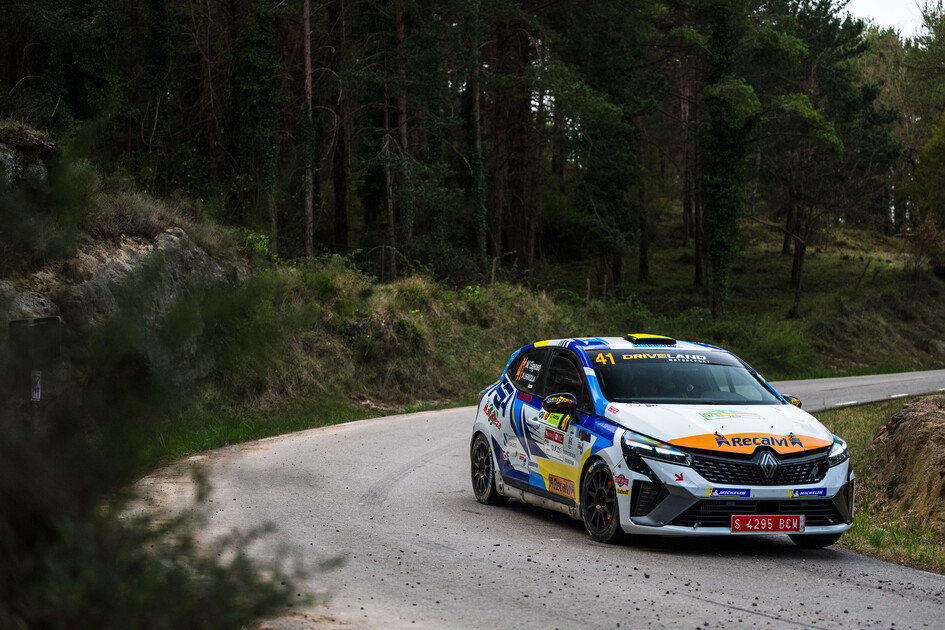 El Clio Trophy Spain Asfalto regresa a la acción en Vigo tras un largo parón