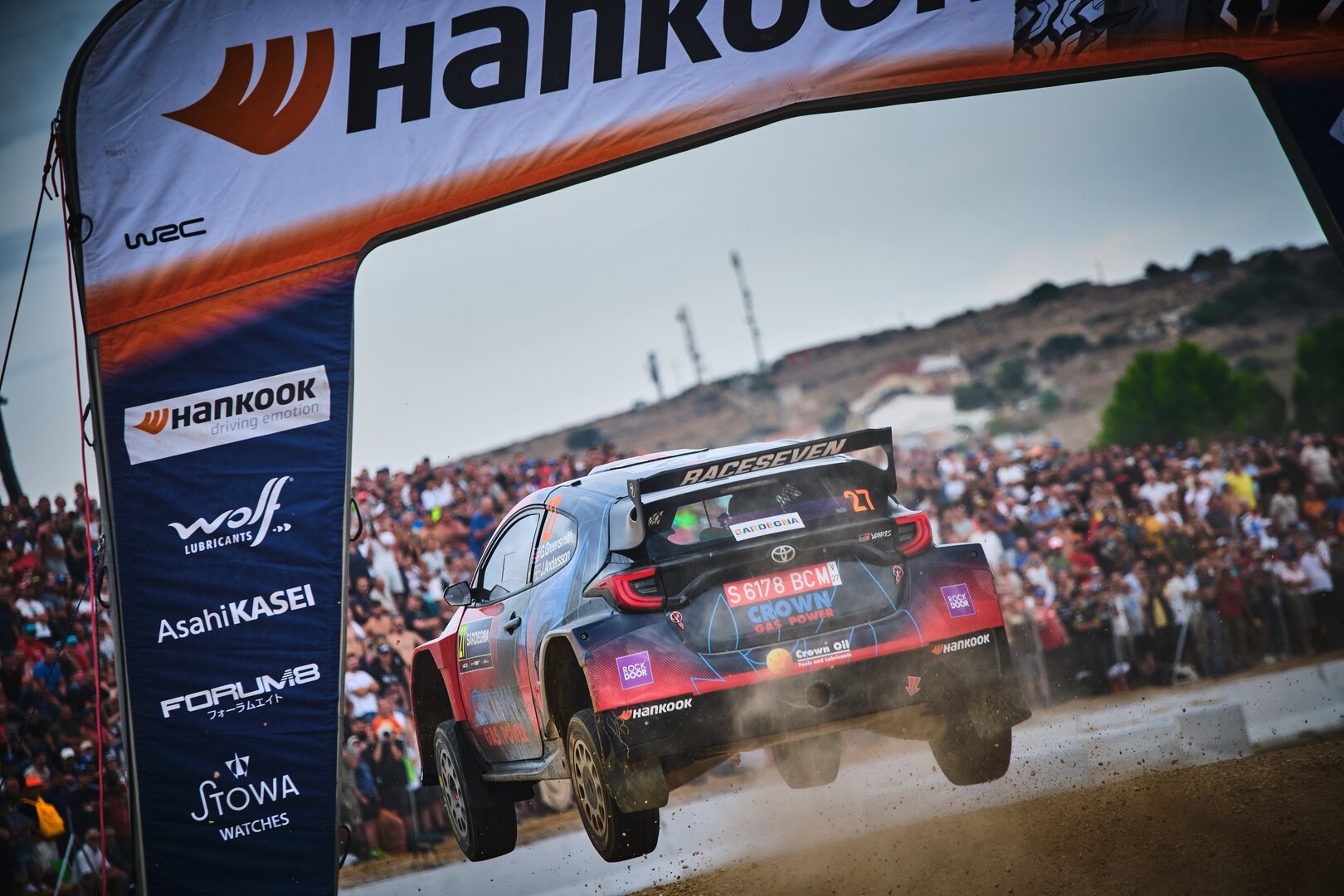 Greensmith y Korhonen luchan por el liderato de WRC2 en un Cerdeña de supervivencia