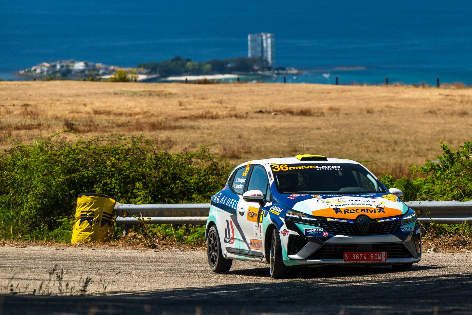 Gabri Gándara alcanza el triunfo tras dominar la Clio Trophy Spain Asfalto en Vigo