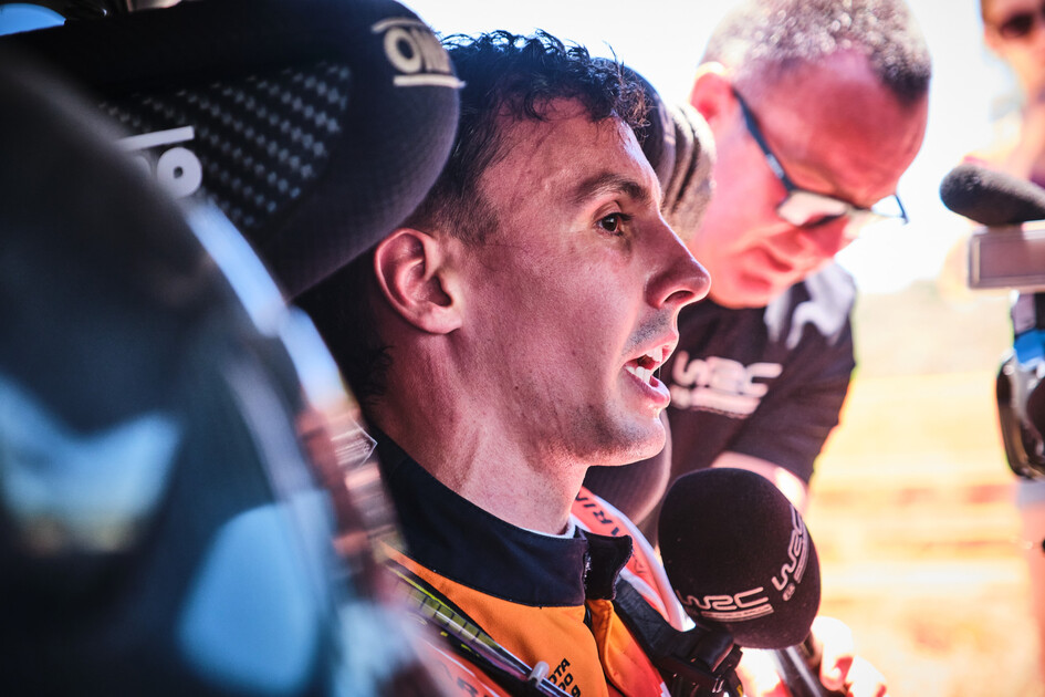 Alejandro Cachón, tercero de WRC2 en el Acrópolis: "Acabar en el podio en una carrera así tiene mucho valor"